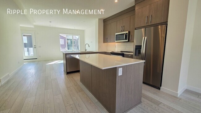 Photo du bâtiment - Modern 3 Beds, 2.5 Baths TownHouse | No Pe...