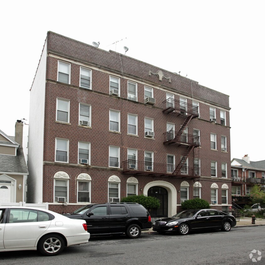 Foto del edificio - 1919 82nd St