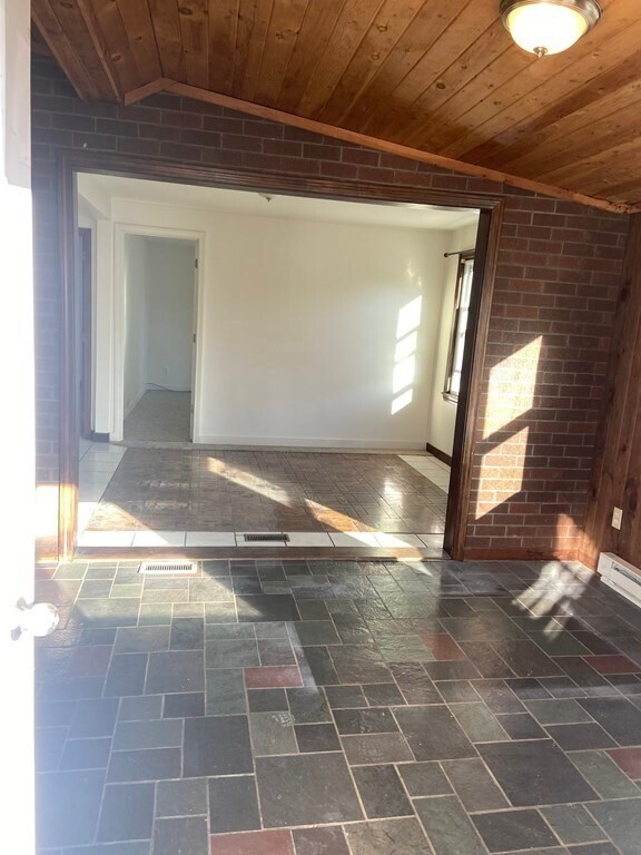 Building Photo - 49A Plainfield Ave