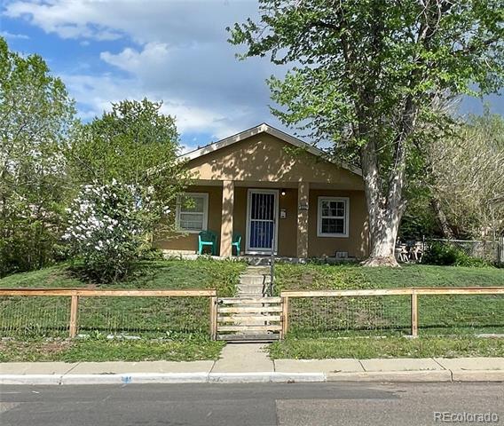 Foto principal - 810 Lowell Blvd