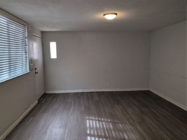 Building Photo - Updated 3 bedroom in 80010 - Move in Ready!