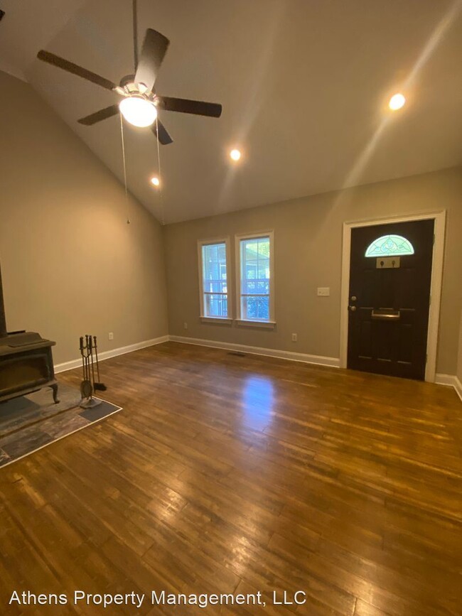 Building Photo - 3 br, 2 bath House - 545 S. Fifth Street
