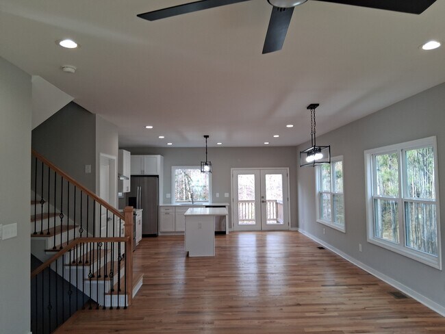 Foto del edificio - 3200 Tackett Rd