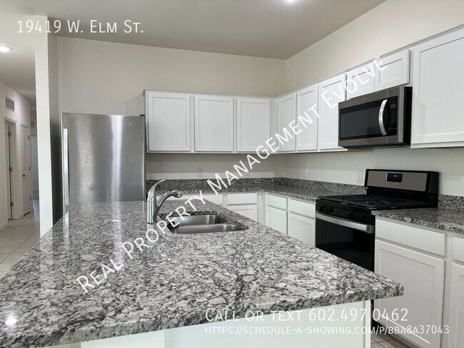 Building Photo - Beautiful Newer Home
