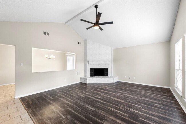 Building Photo - 2039 Wigmaker Dr