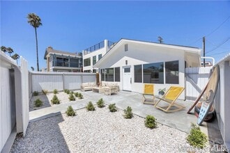 Building Photo - 806 W Balboa Blvd