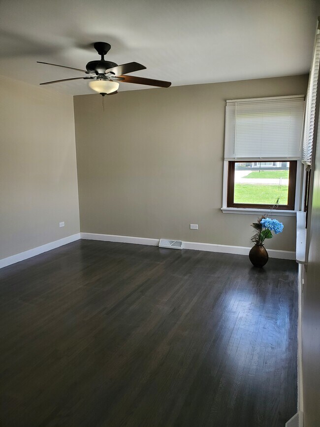 Foto del edificio - 1329 Campbell Ave