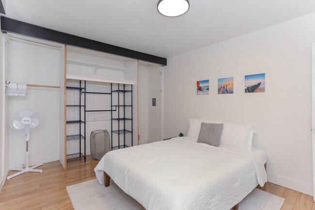 Foto del edificio - 4262 Wilson Ave
