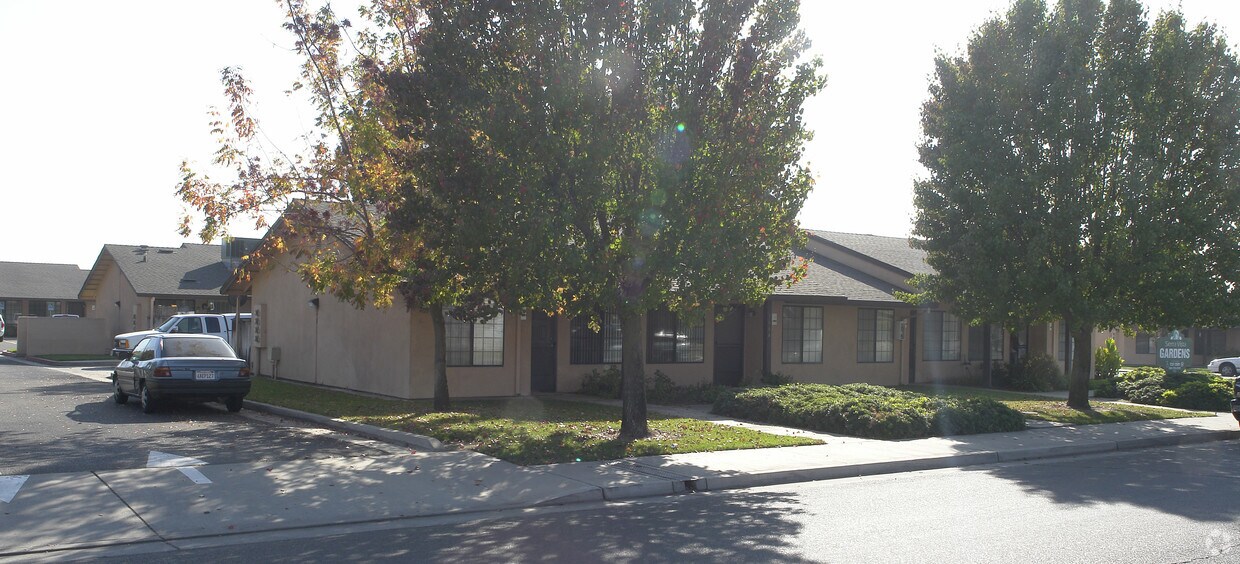 Foto del edificio - 1660-1672 Olive Ave