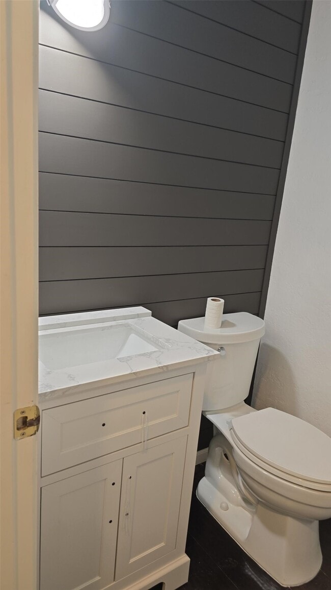 Building Photo - 1742 Crescent Green Dr