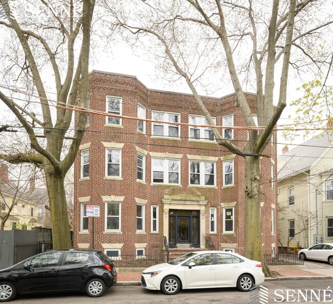 Building Photo - 214 Chestnut St