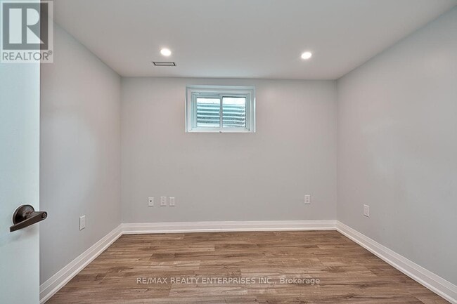 Building Photo - 2 Holmstead Ct