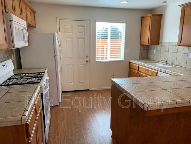 Foto del edificio - 2921 N Crowe St