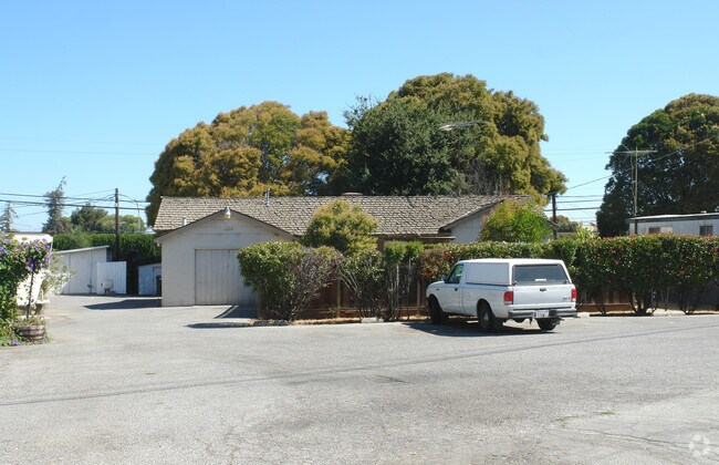 Foto del edificio - Woodland Creek Mobile Home Park