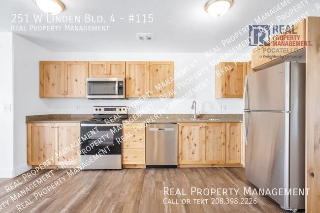 Building Photo - 3 Bedroom 1 Bath Apartment - Fiber Interne...
