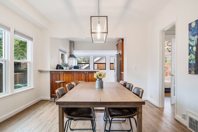 Foto del edificio - 2403 7th Ave W