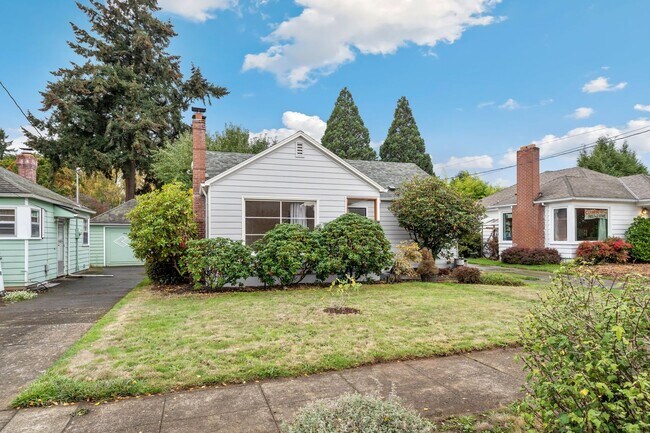 Building Photo - Arbor Lodge Cottage 2 bed 1 bath with larg...