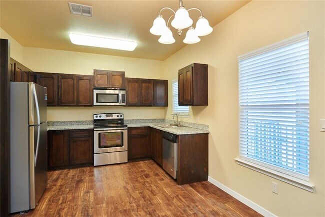 Building Photo - 5570 Confetti Dr