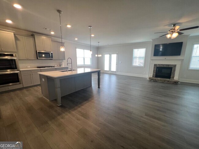 Foto del edificio - 7214 Whitewater Dr