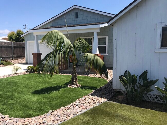 Building Photo - 781 3rd St