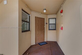 Building Photo - 15545 Miami Lakeway N