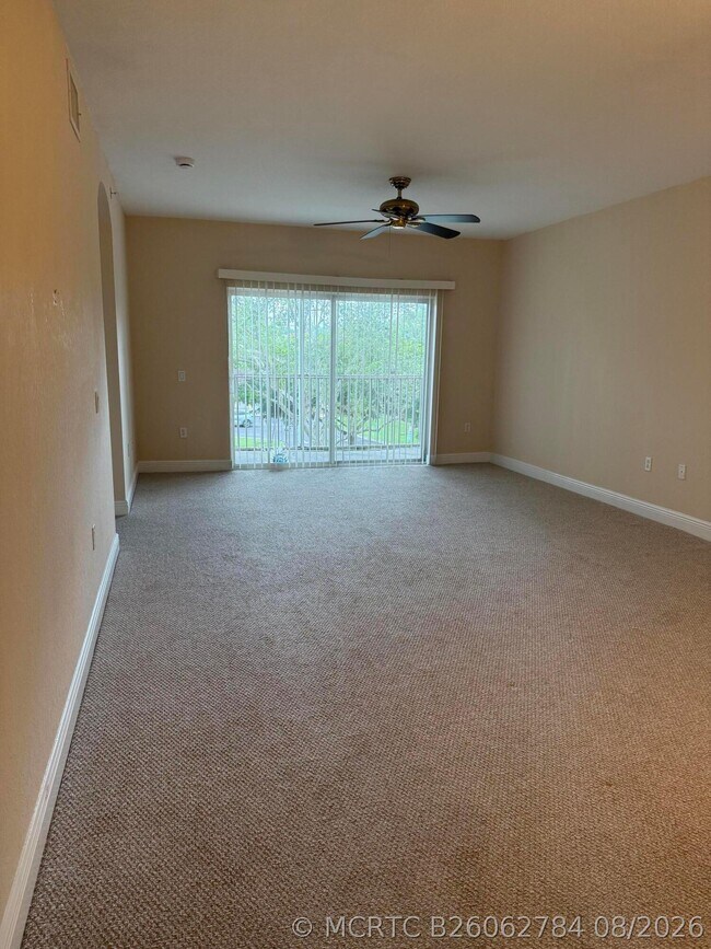 Foto del edificio - 4723 Lucerne Lakes Blvd E