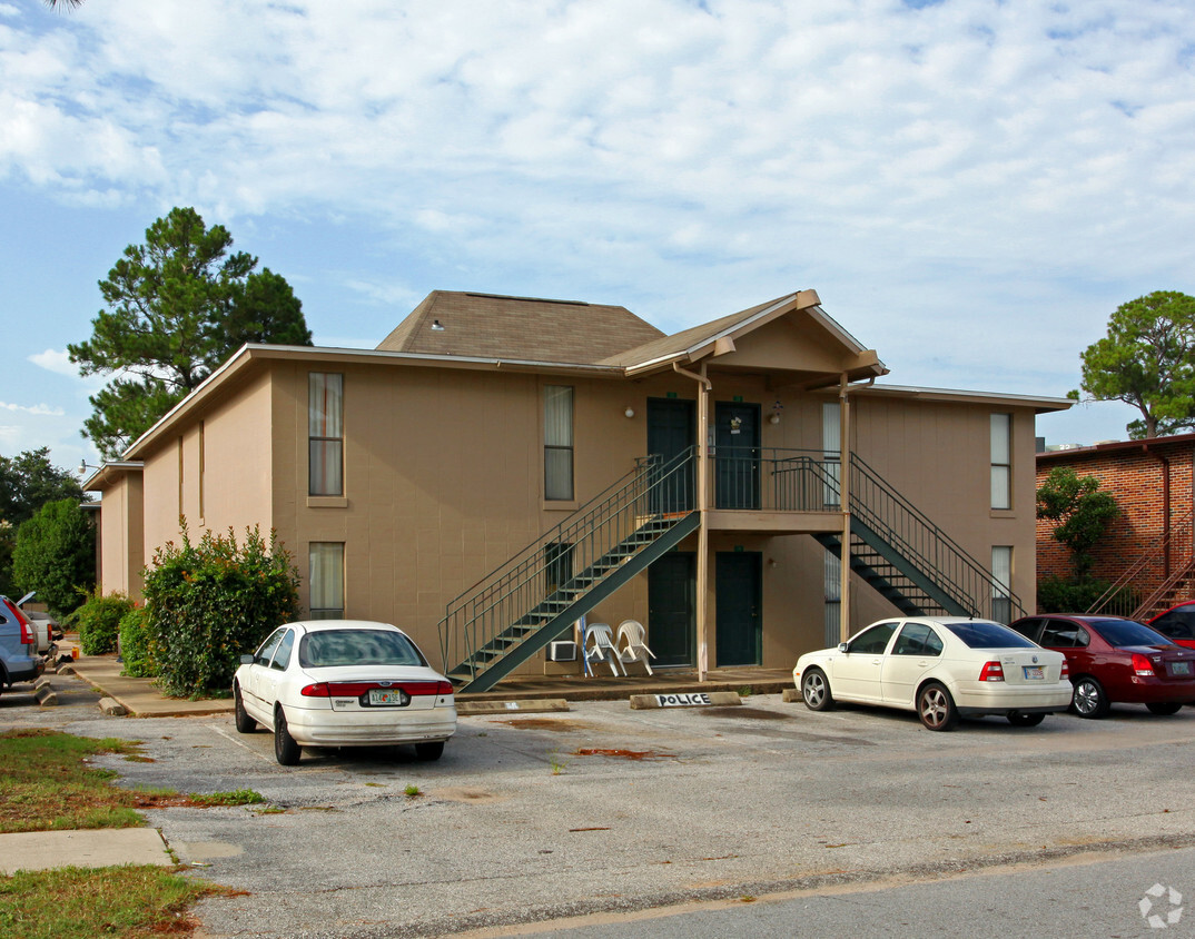 Foto principal - Captain's Quarters Apartments