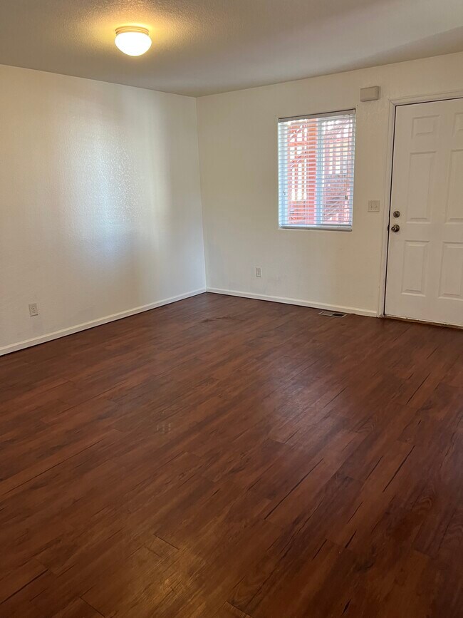 Front Room - 3919 Ariel Ave