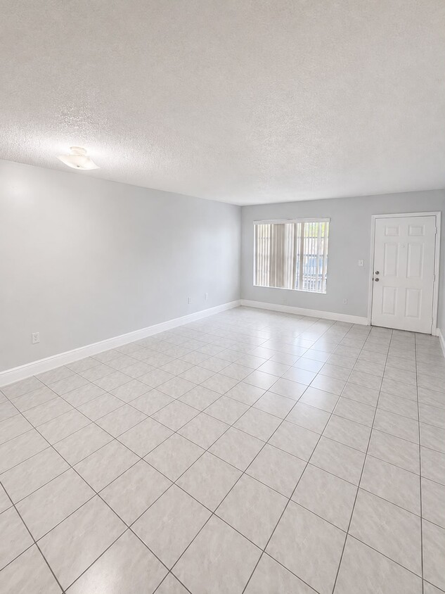 Photo - 271 NW 177th St (Miami Gardens, FL)