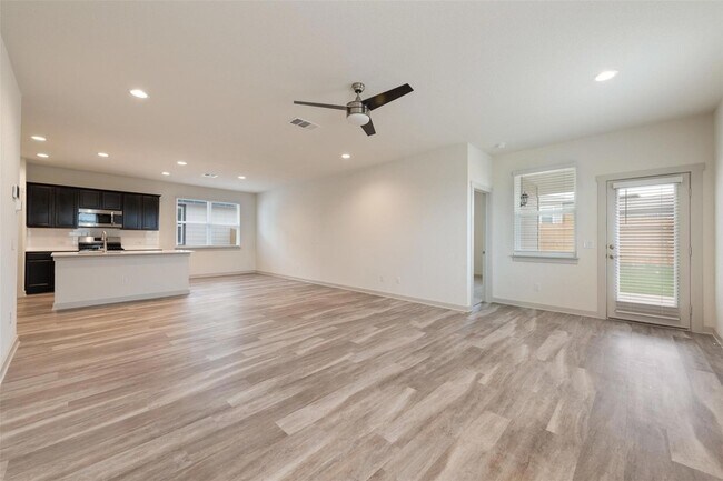Building Photo - 220 Deserti Rd