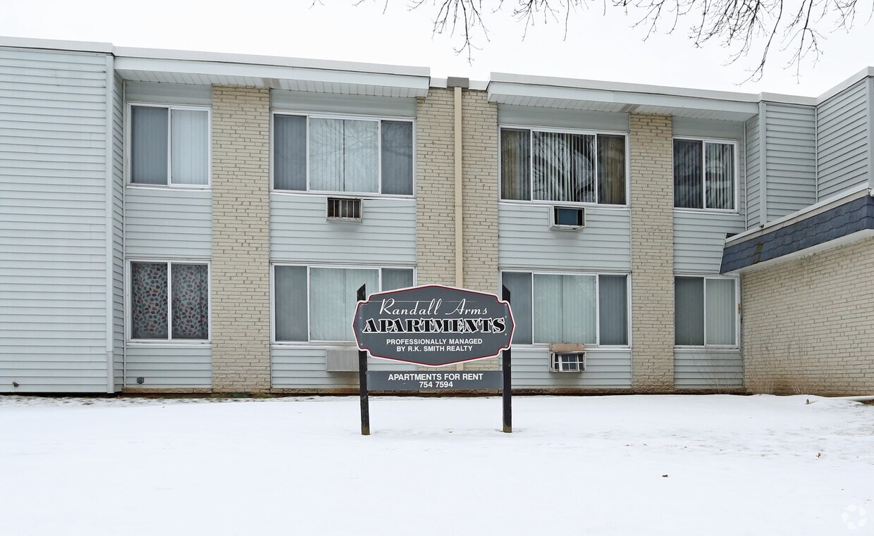 Foto del edificio - Randall Arms Apartments