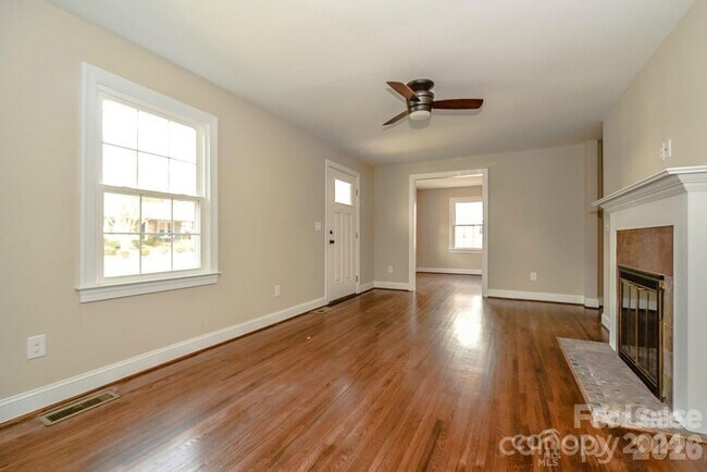 Foto del edificio - 2117 Scott Ave
