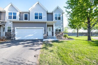 Building Photo - 2638 Vierling Dr E