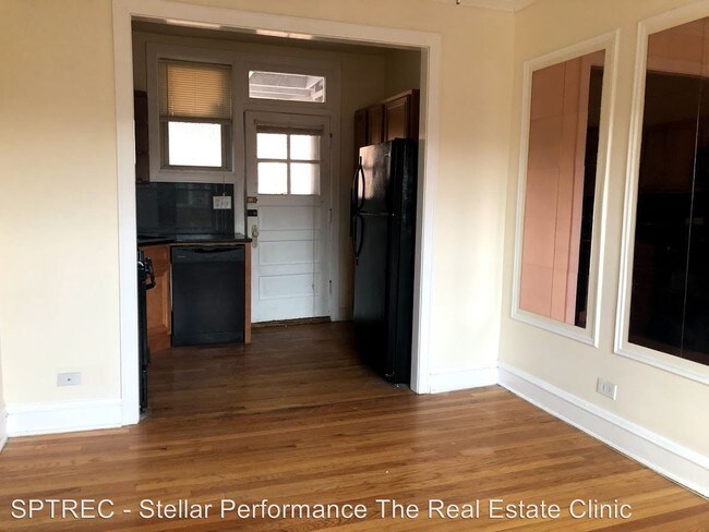 Foto del edificio - 112 S Maple Ave