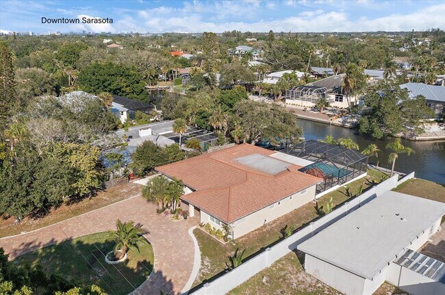 Building Photo - 5115 Windward Ave