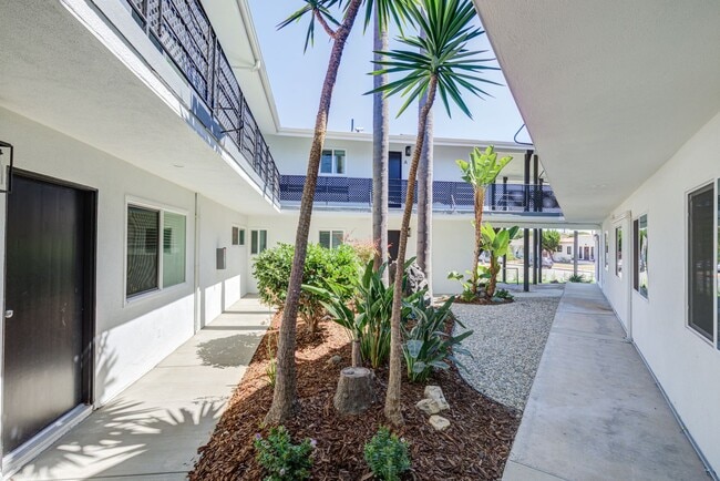 Building Photo - Arlington Avenue Residences