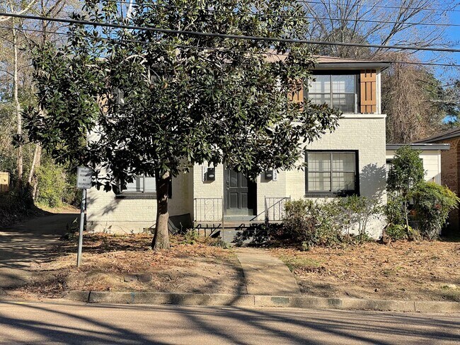 Building Photo - 1154 Greymont Ave