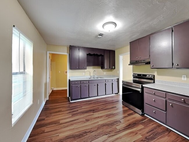 Foto del edificio - 1737 Ave C NE