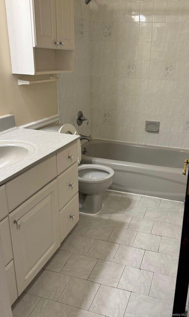 Foto del edificio - 400 Newbridge Rd