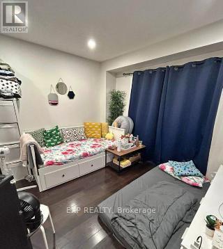 Building Photo - 12 Axelrod Ave