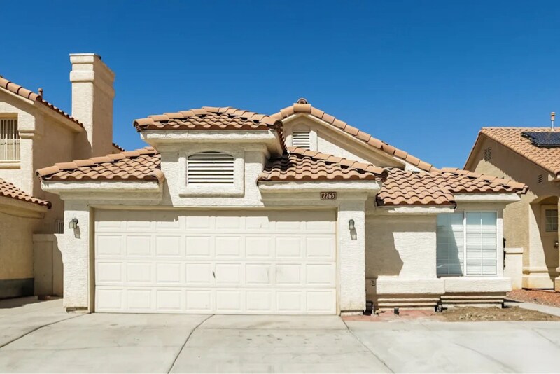 Foto principal - 2245 Black Bush Ln
