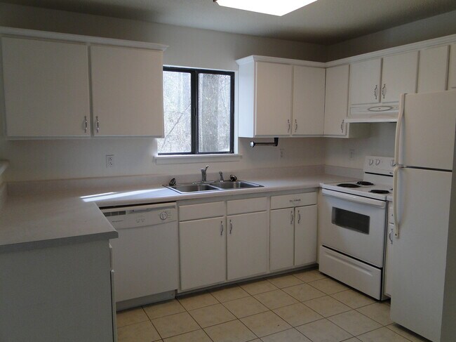 Building Photo - 1515 Partridgeberry Rd