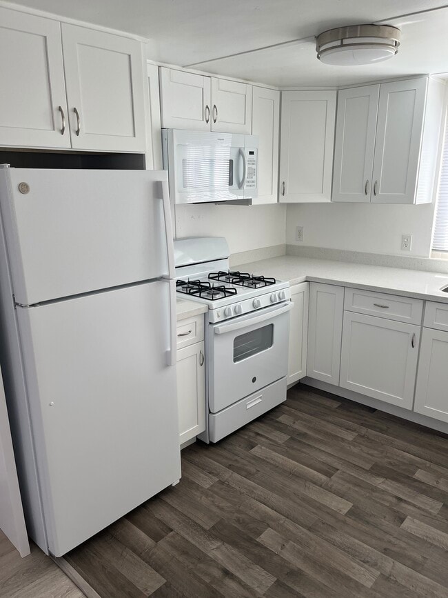 Building Photo - 5056 Hawley Blvd