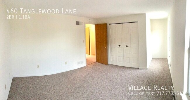 Building Photo - 460 Tanglewood Ln
