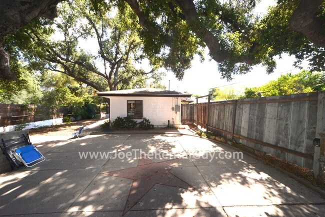 Building Photo - 391 Avenida Del Recreo