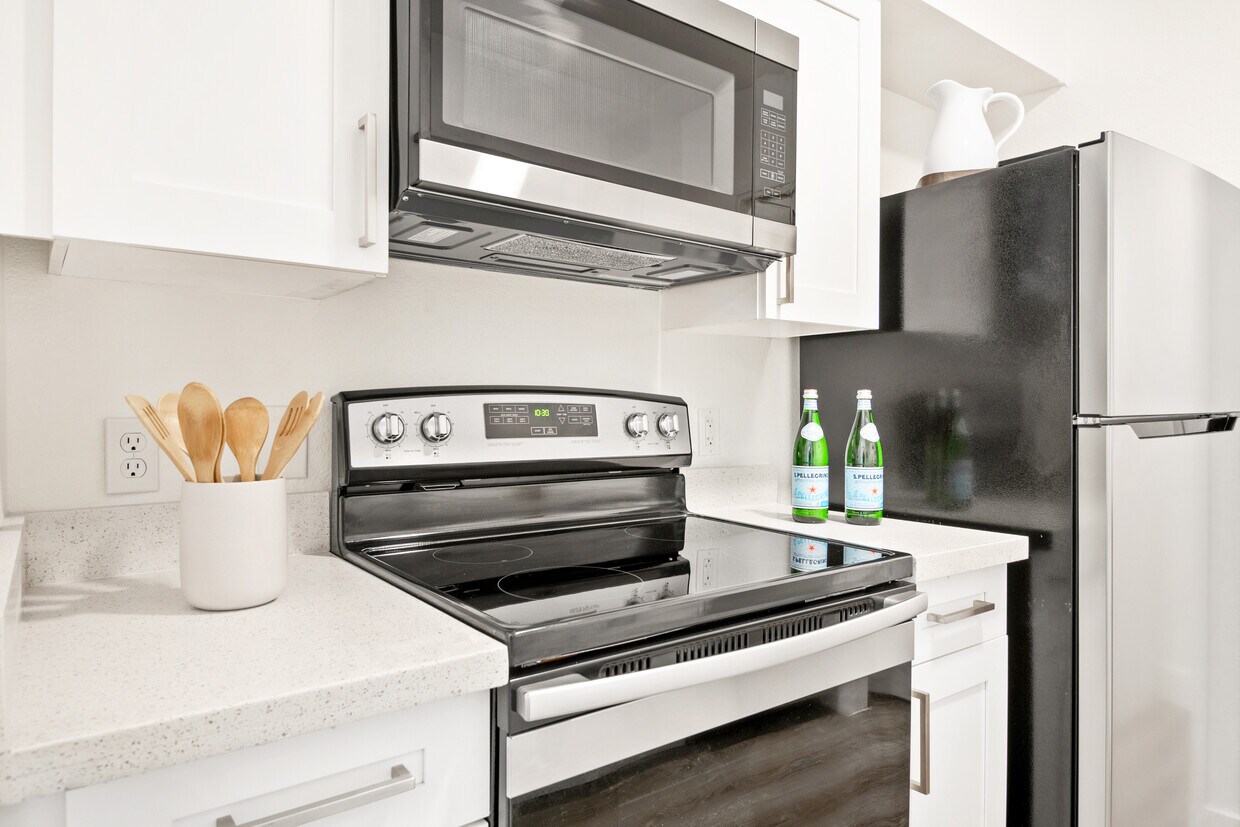 Equinox on Columbus Apartments 3003 N Columbus Blvd Tucson, AZ