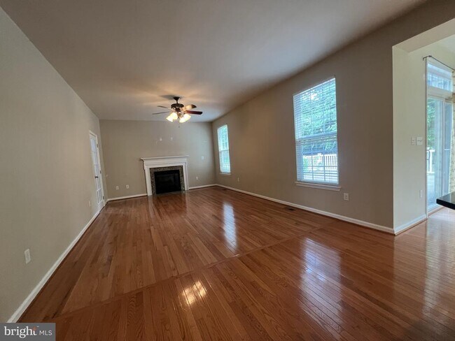Foto del edificio - 4511 Nightingale Ct