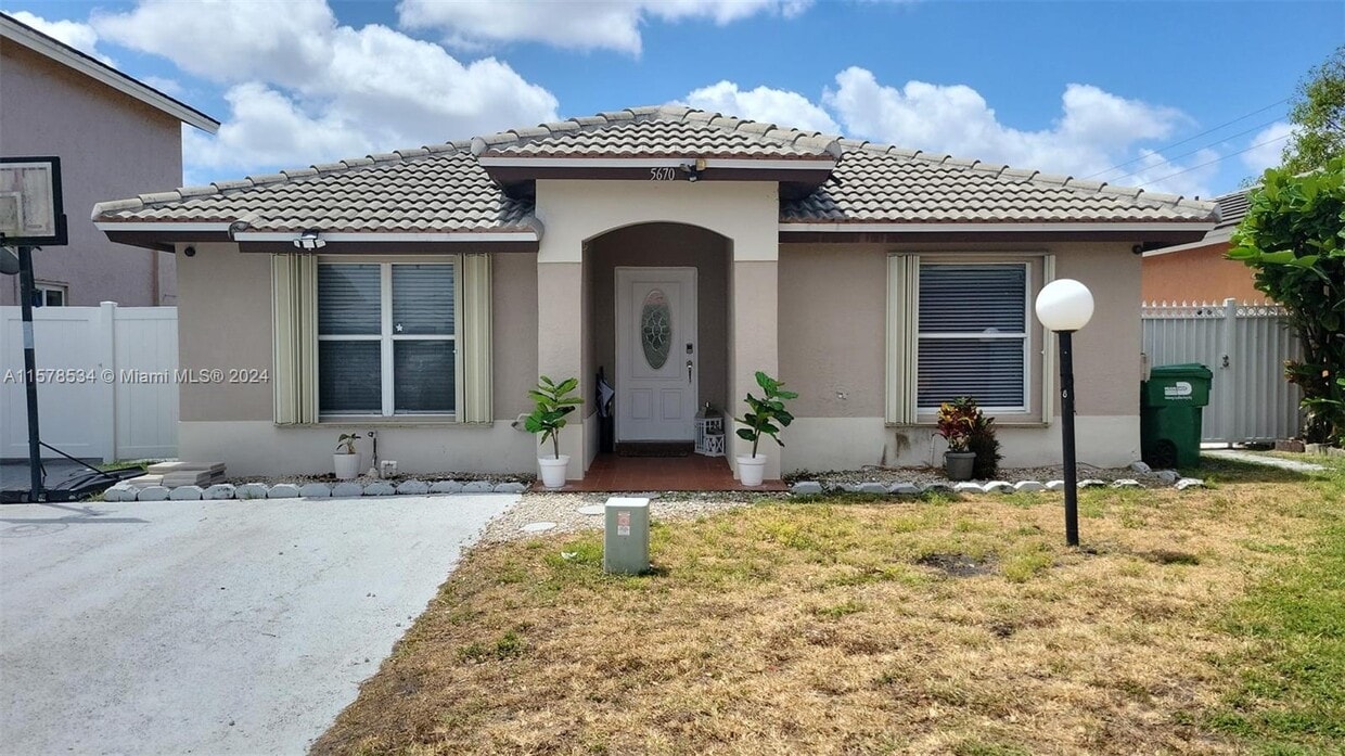 Primary Photo - 5670 NW 187th St