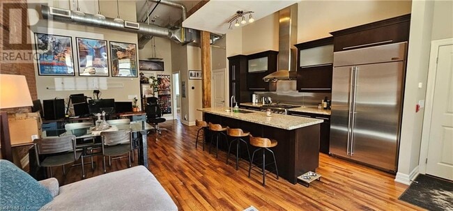 Building Photo - 25 Concession St
