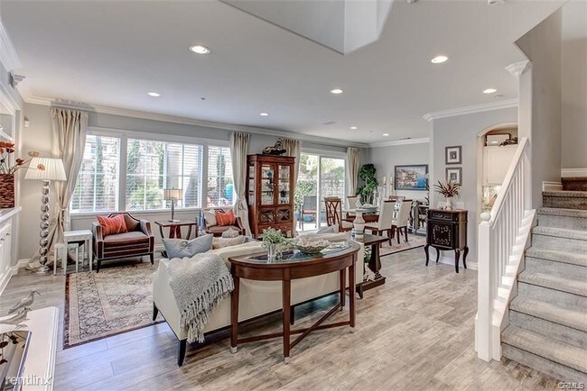 Building Photo - 3 br, 3 bath Townhome - 11 Camino Celeste